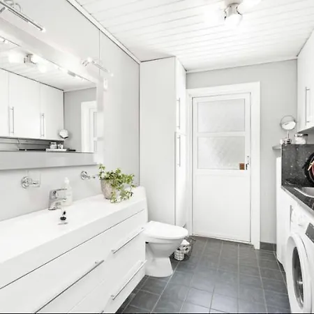 Sjarmerende Familievennlig Hus Med 2 Soverom Kristiansand Buitenkant foto