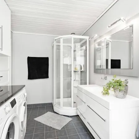 Sjarmerende Familievennlig Hus Med 2 Soverom Kristiansand Buitenkant foto